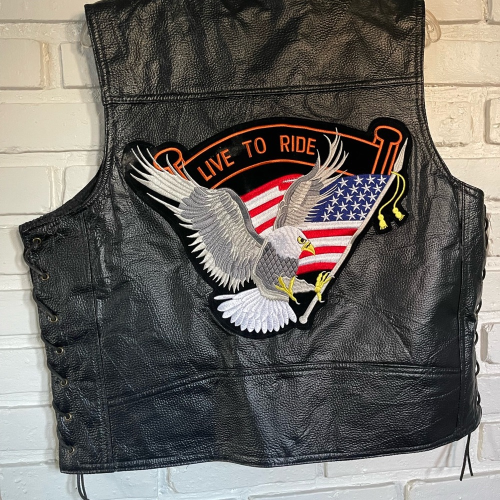 Diamond Plate Genuine Leather Biker Vest Live to Ride Eagle Patch XL